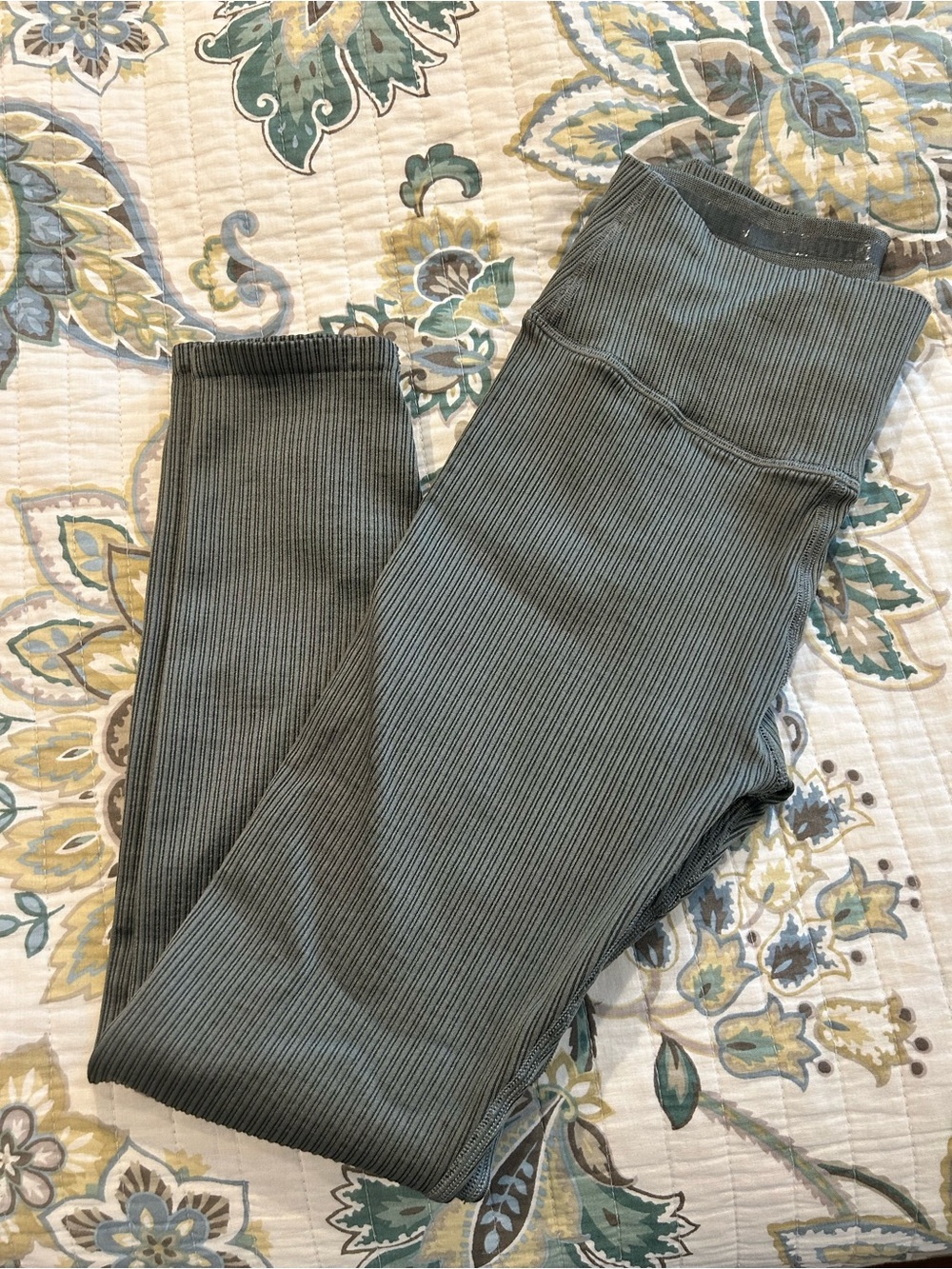 GOOD AMERICAN Ribbed Active Set - Picture 4 of 8